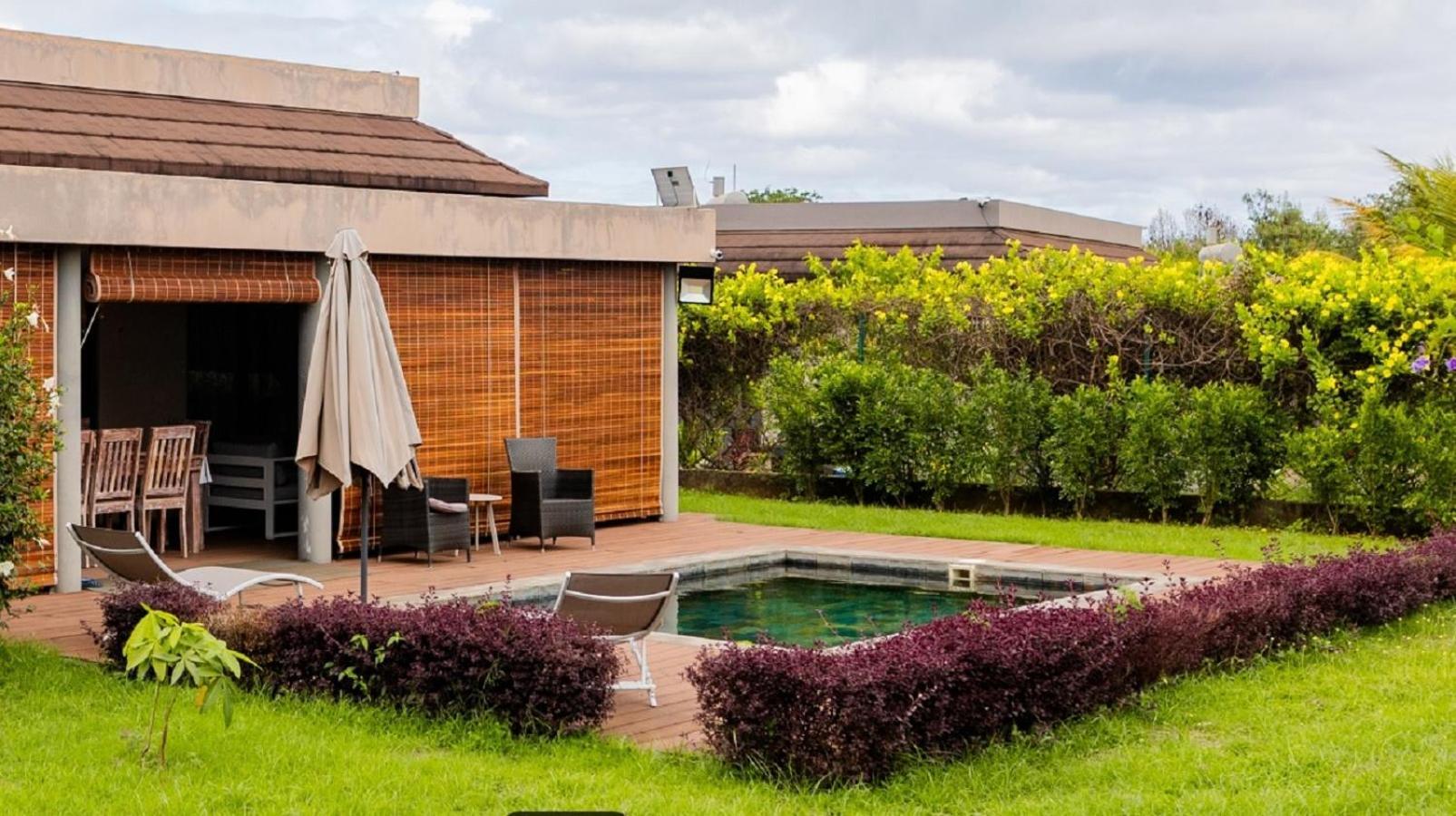 Grand Bay Luxury Villa With Pool & Garden Exterior photo